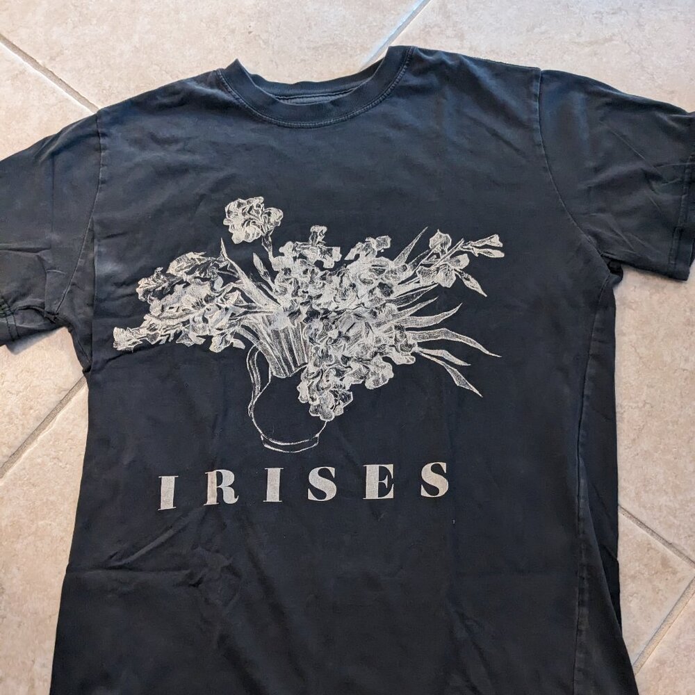 IRISES Graphic-T